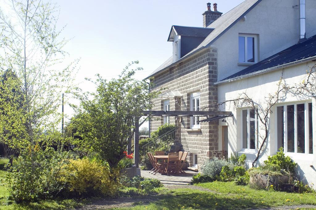 La Nesliere Chambres D'Hotes Bio Saint-Symphorien-des-Monts エクステリア 写真